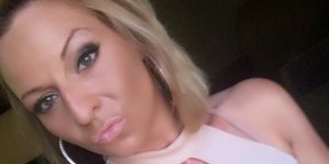 Oyhana vip escort girl in Ives Estates Florida